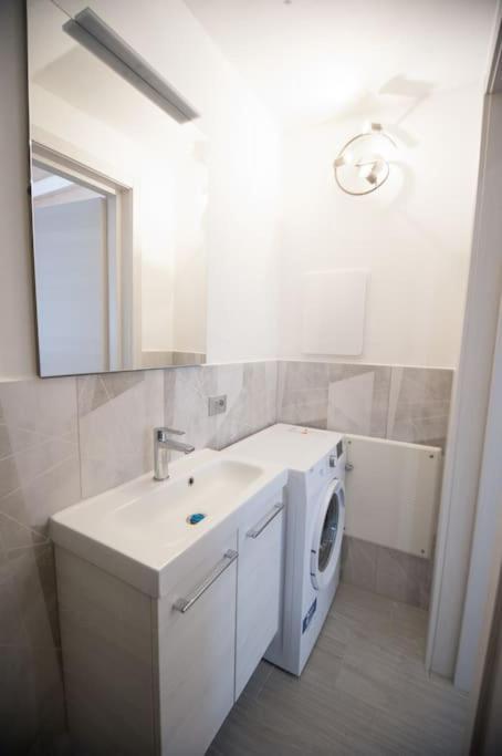 Ferienwohnung Casa Gemma - Big Family House With Free Parking San Giovanni Lupatoto Exterior foto